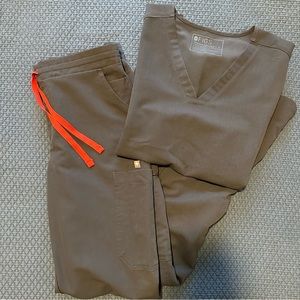 FIGS | Casma and Yola Scrub Set - Charcoal